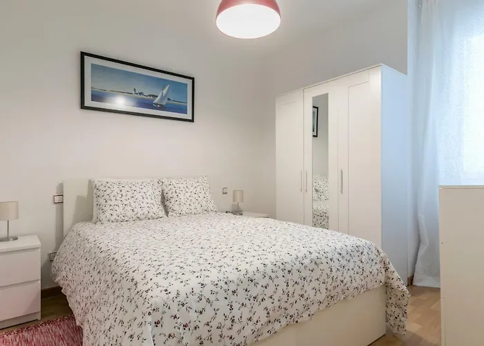 Agradable Piso De Dos Habitaciones En Chamberi